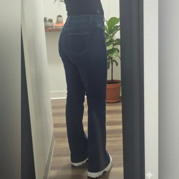 Vintage-Style Dark Wash Flare Jeans - Picture 2 of 12
